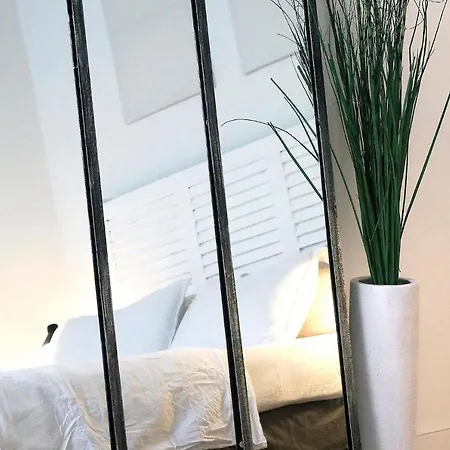 History-chic In Oldtown, Ницца