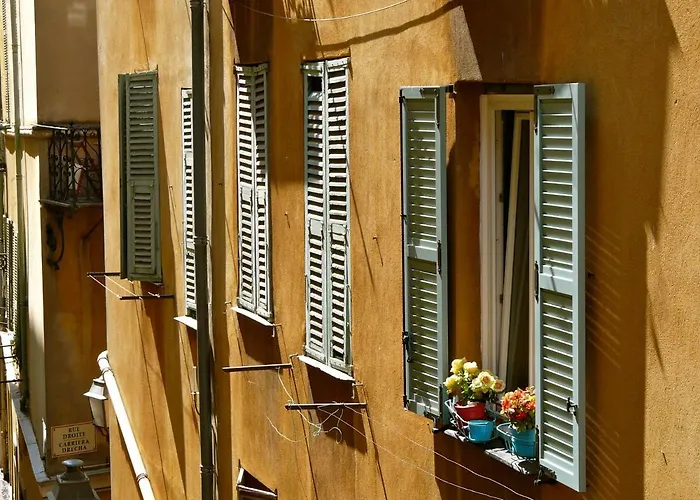 History-chic In Oldtown, Nice